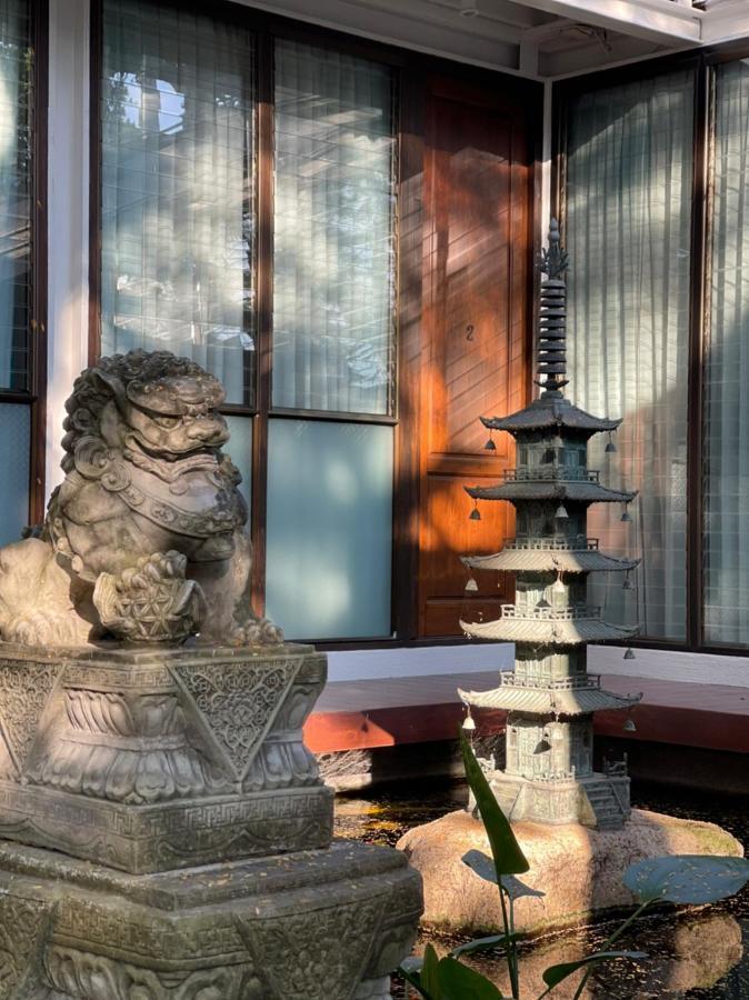 雅丽特内芒住宿加早餐旅馆 清邁 外观 照片