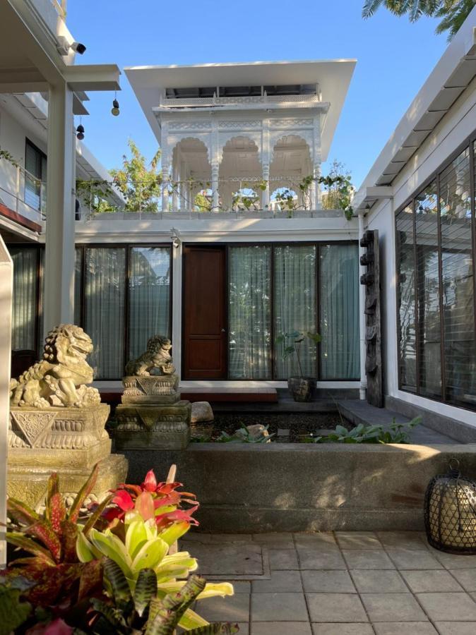 雅丽特内芒住宿加早餐旅馆 清邁 外观 照片