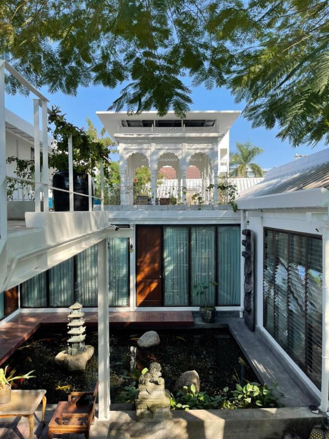 雅丽特内芒住宿加早餐旅馆 清邁 外观 照片