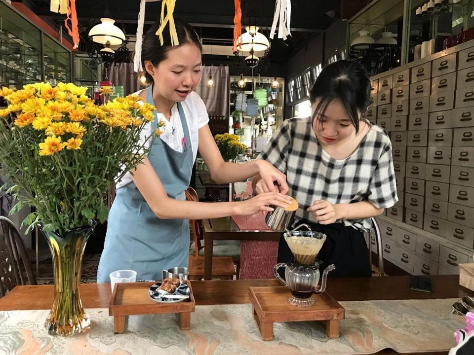 雅丽特内芒住宿加早餐旅馆 清邁 外观 照片