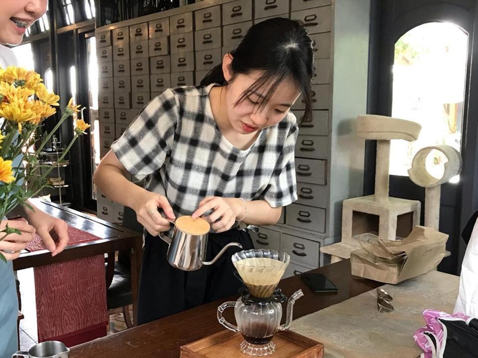 雅丽特内芒住宿加早餐旅馆 清邁 外观 照片