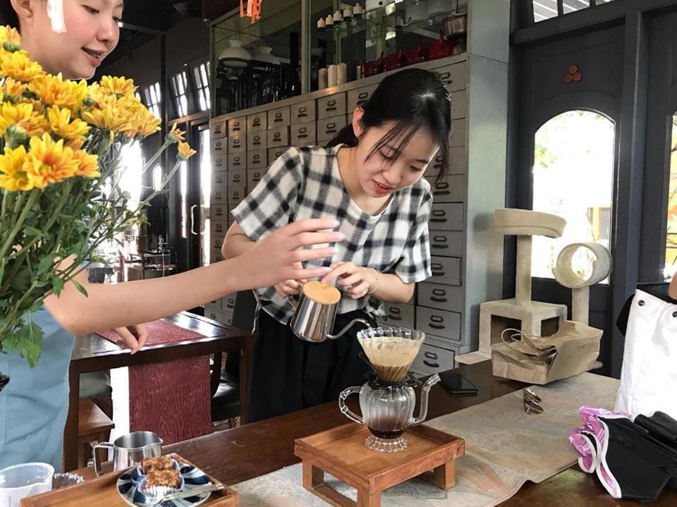 雅丽特内芒住宿加早餐旅馆 清邁 外观 照片